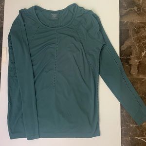 Women’s Athleta Long Sleeve Top